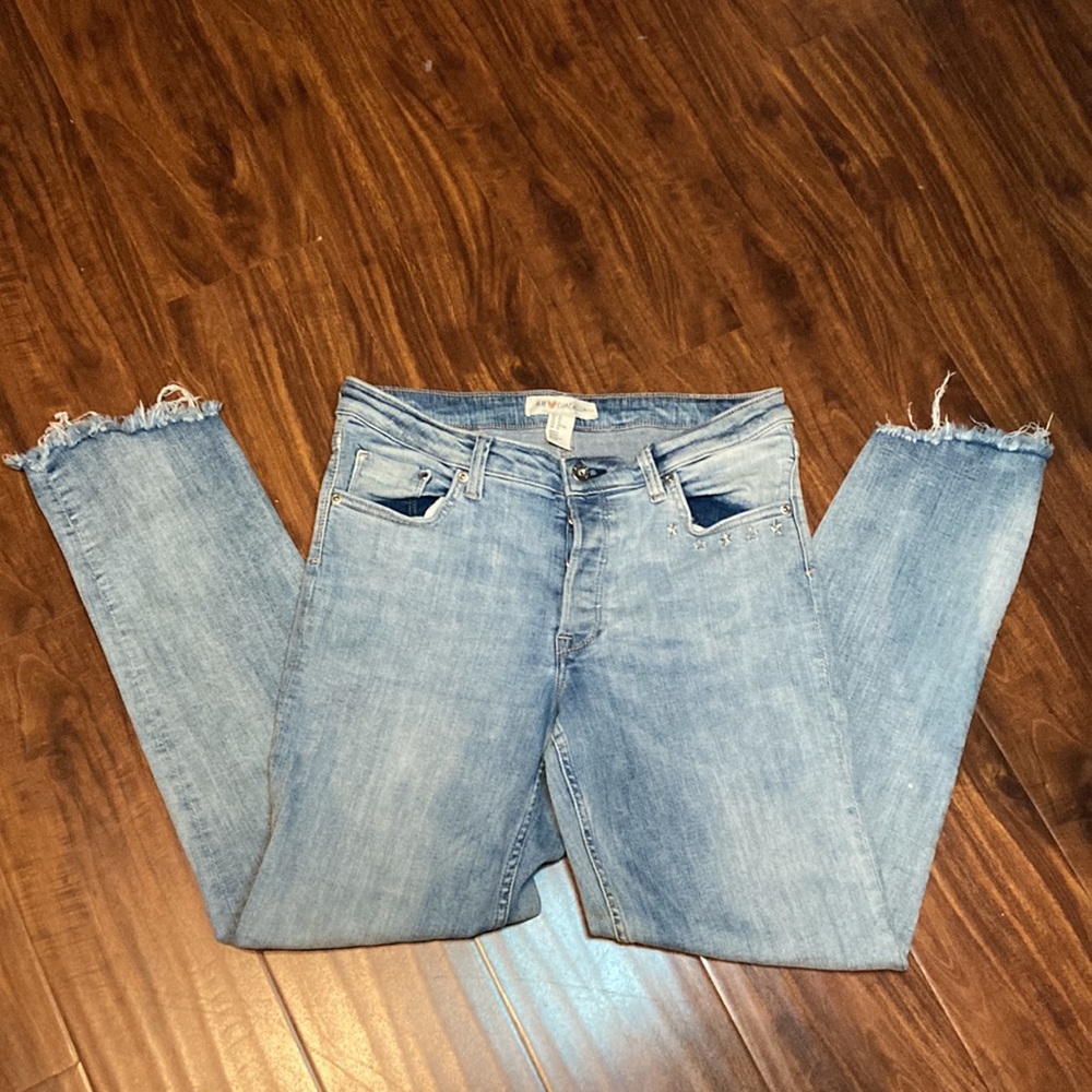 H&M COACHELLA SIZE 10 BLUE JEANS STARS AT THE KNEES
